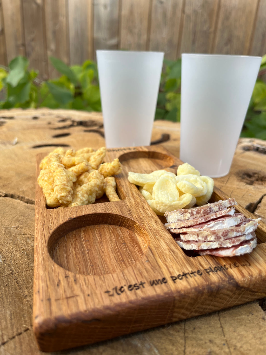 Planche Duo Apéro – Planchinette en bois avec 2 verres inclus (14cm x 21cm)