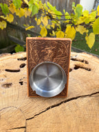 Cendrier en bois gravé griffon – Hêtre massif 12×17 cm avec coupe inox, motif médiéval artisanal Atelier Ink-Wood