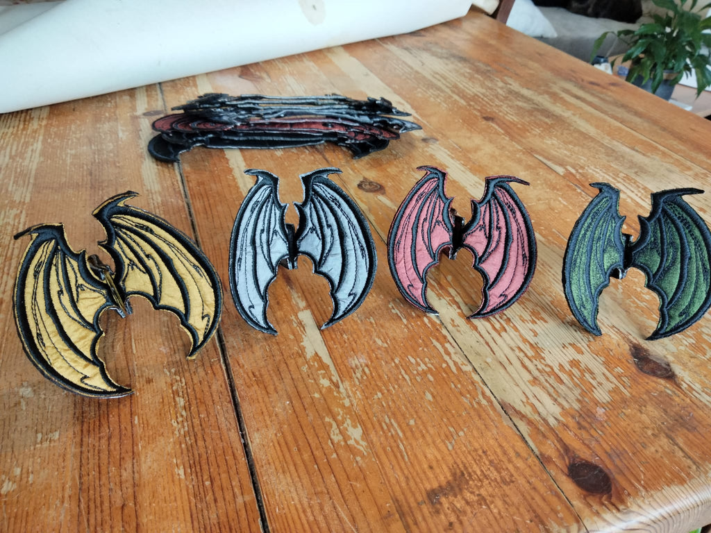 Marque-page “Ailes de Dragon” – Création Broderie & Grimoire