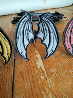 Marque-page “Ailes de Dragon” – Création Broderie & Grimoire