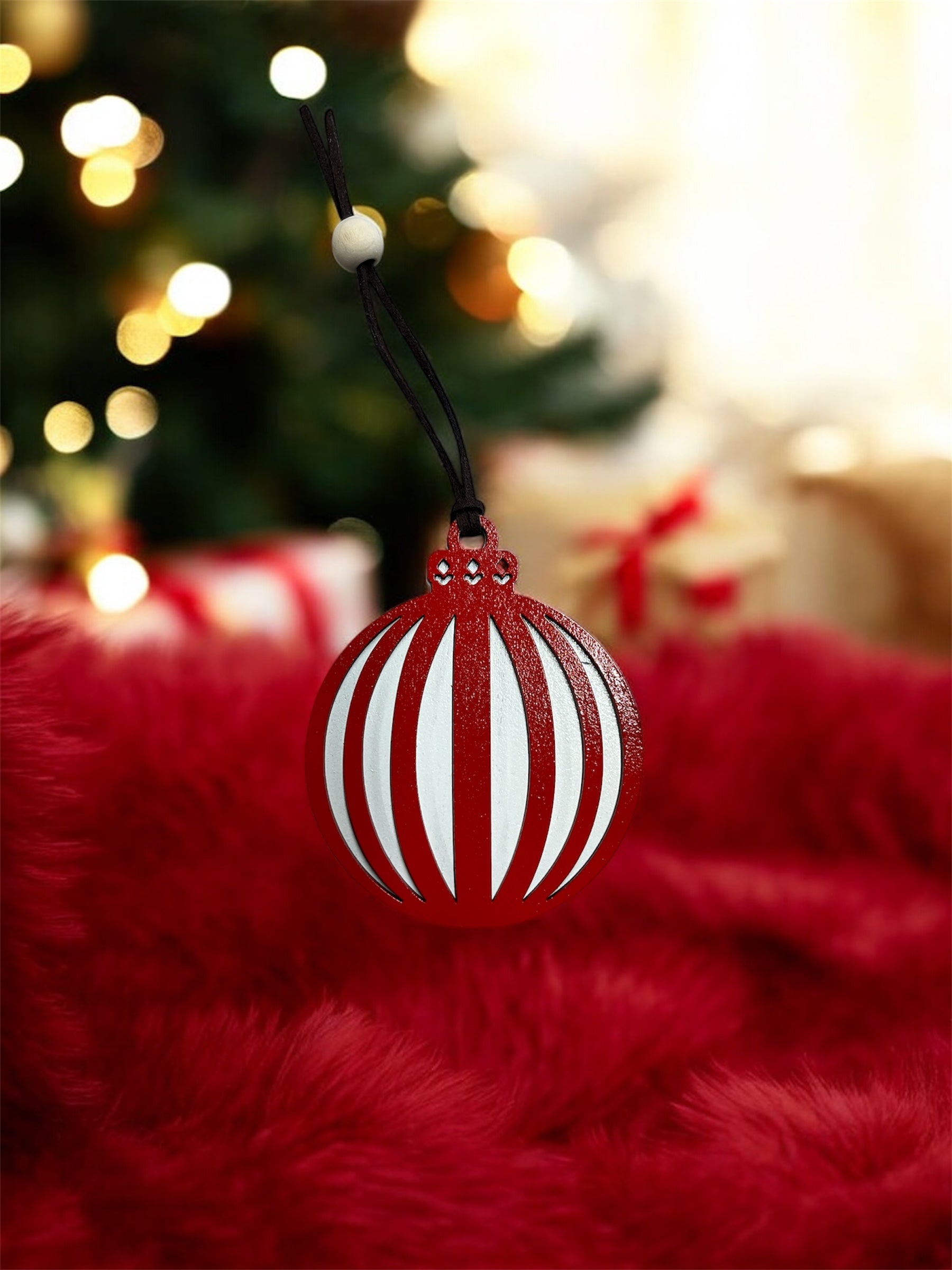 Boule de Noël en Bois Rouge & Blanc – Décoration Artisanale (Choisissez votre couleur !)