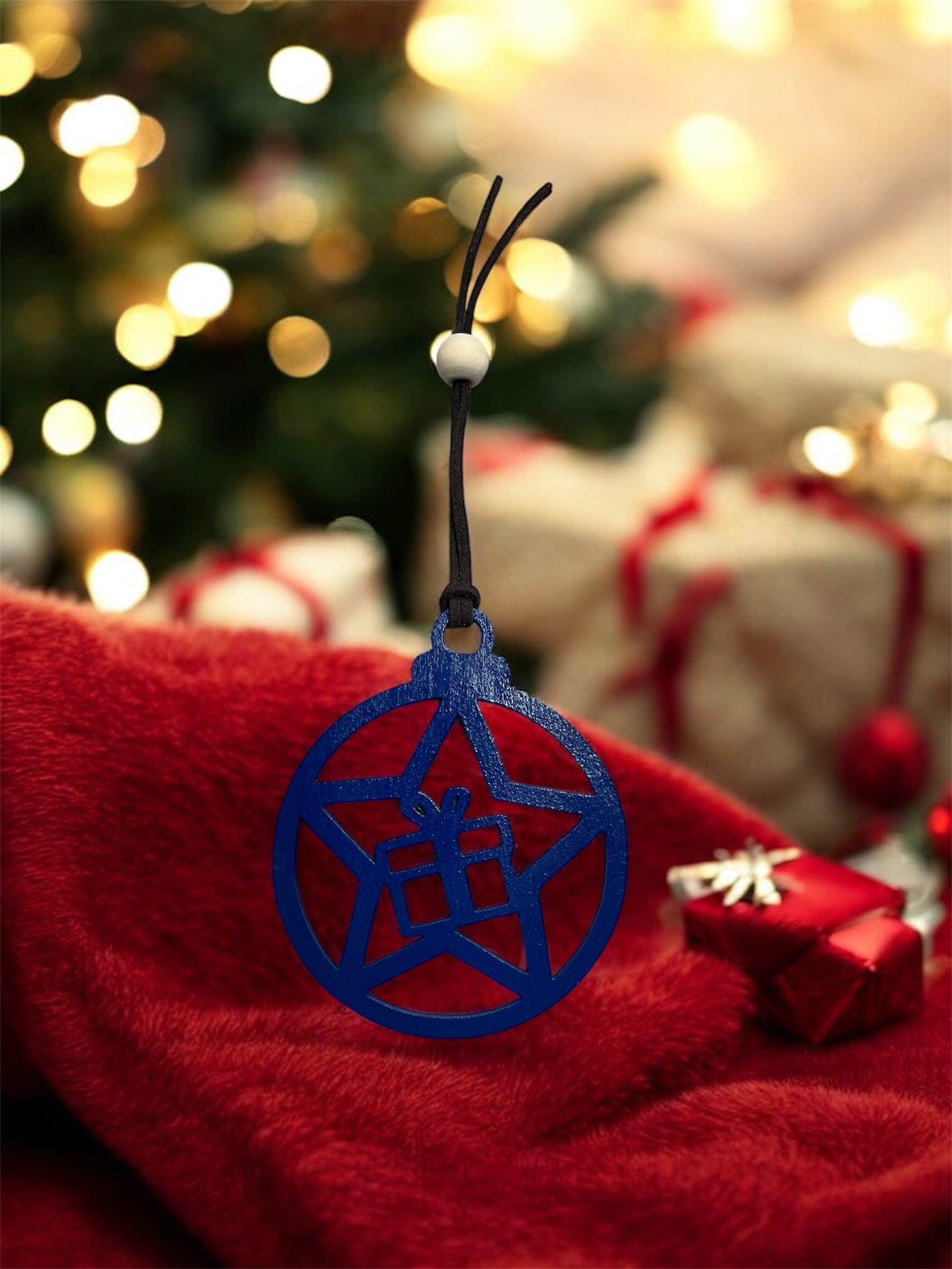 Boule de Noël en Bois – Étoile & Cadeau – Décoration Artisanale Personnalisable