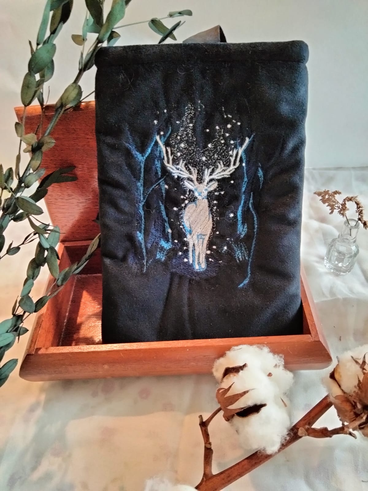 Pochette à livre modèle Patronus – Broderie & Grimoire